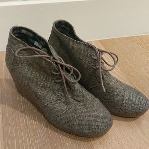 Toms ankle wedge booties